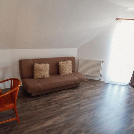 Megnyugtat-Lak Apartmanhaz Demjen Luaran gambar