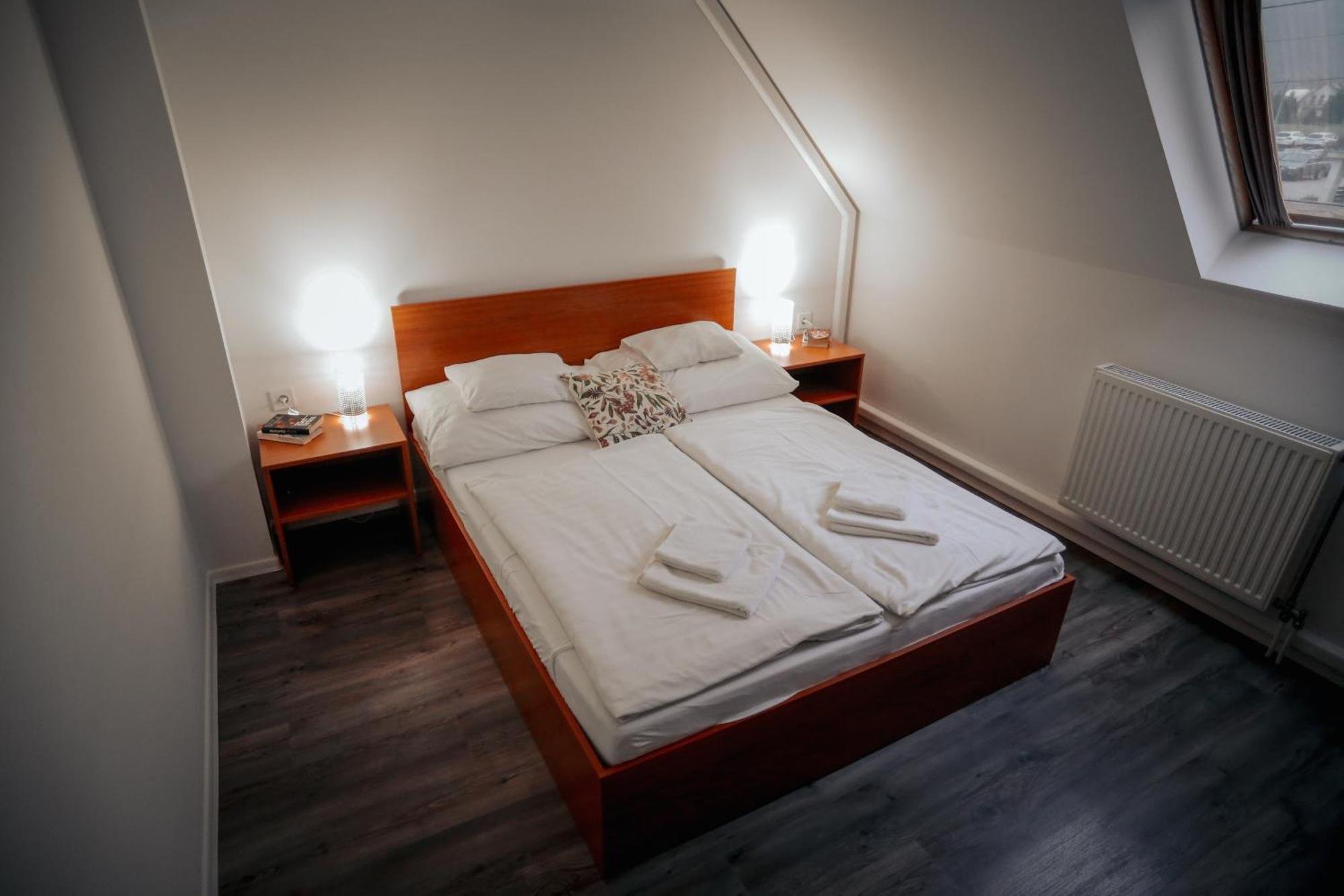 Megnyugtat-Lak Apartmanhaz Demjen Luaran gambar