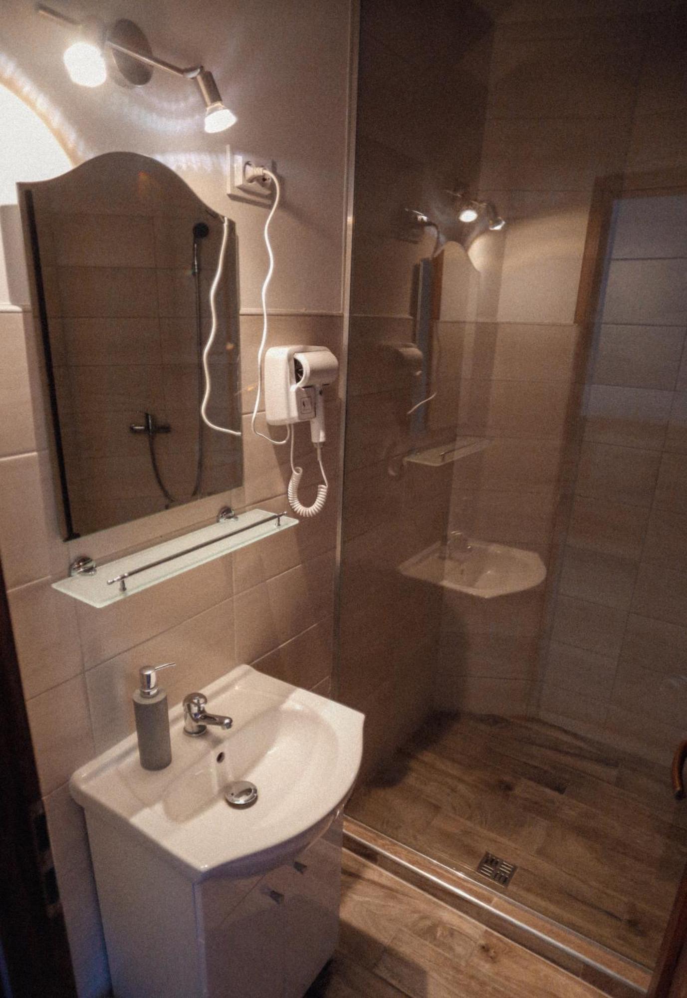 Megnyugtat-Lak Apartmanhaz Demjen Luaran gambar
